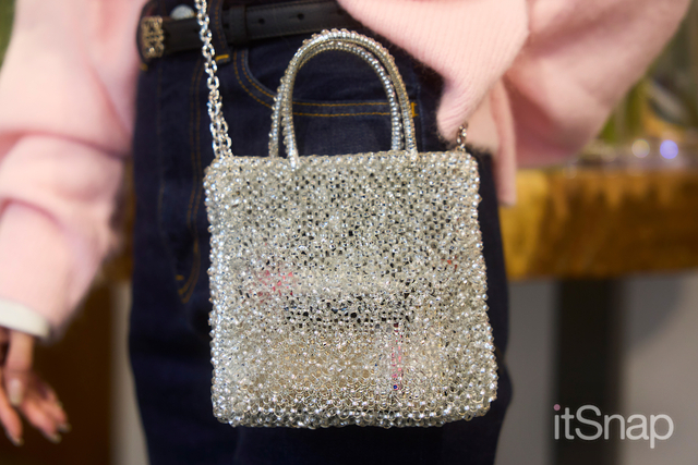 光を反射して輝くスタンダード ミニアトゥーラが◎