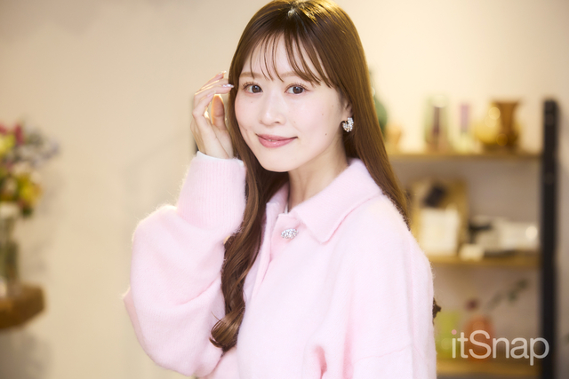 ツヤ感たっぷりなゆる巻きロングで愛され顔に♡