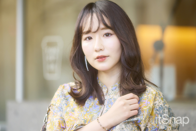 シースルーバング×くびれ外ハネの愛されミディ♪