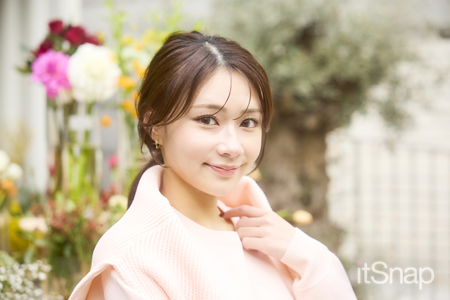 清潔感のあるゆるっとアップでこなれ感&スッキリ感を