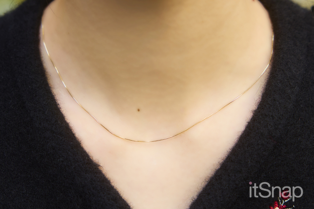 デコルテを美しく見せてくれる繊細なスキンジュエリーに♡