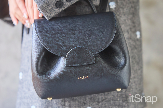 上質レザーにゴールドロゴが◎なPolèneバッグ！