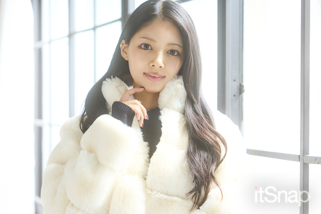 動くたびに揺れるロングウェーブがエレガント☆