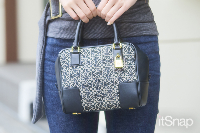 LOEWEのアナグラム柄が主役級のアクセント！
