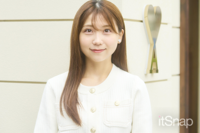 ふんわり前髪とサラサラロングでやわらかな好印象に♡