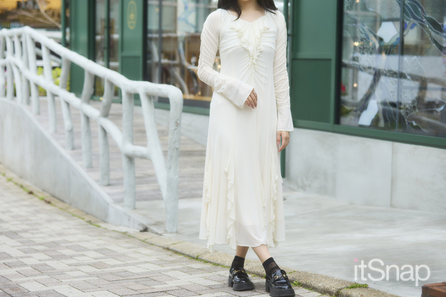 ふわっと揺れるチュール感とフリルデザインにクギ付け