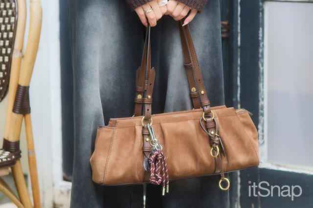 特徴的な横長フォルムとチャーム使いで個性を発揮☆