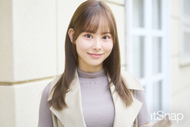 さらっと落ちるストレートヘアで清潔感と品のよさを両立