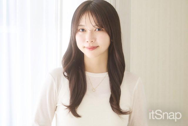 ふんわり巻いた自然に可愛い清楚なゆる巻きロング♪