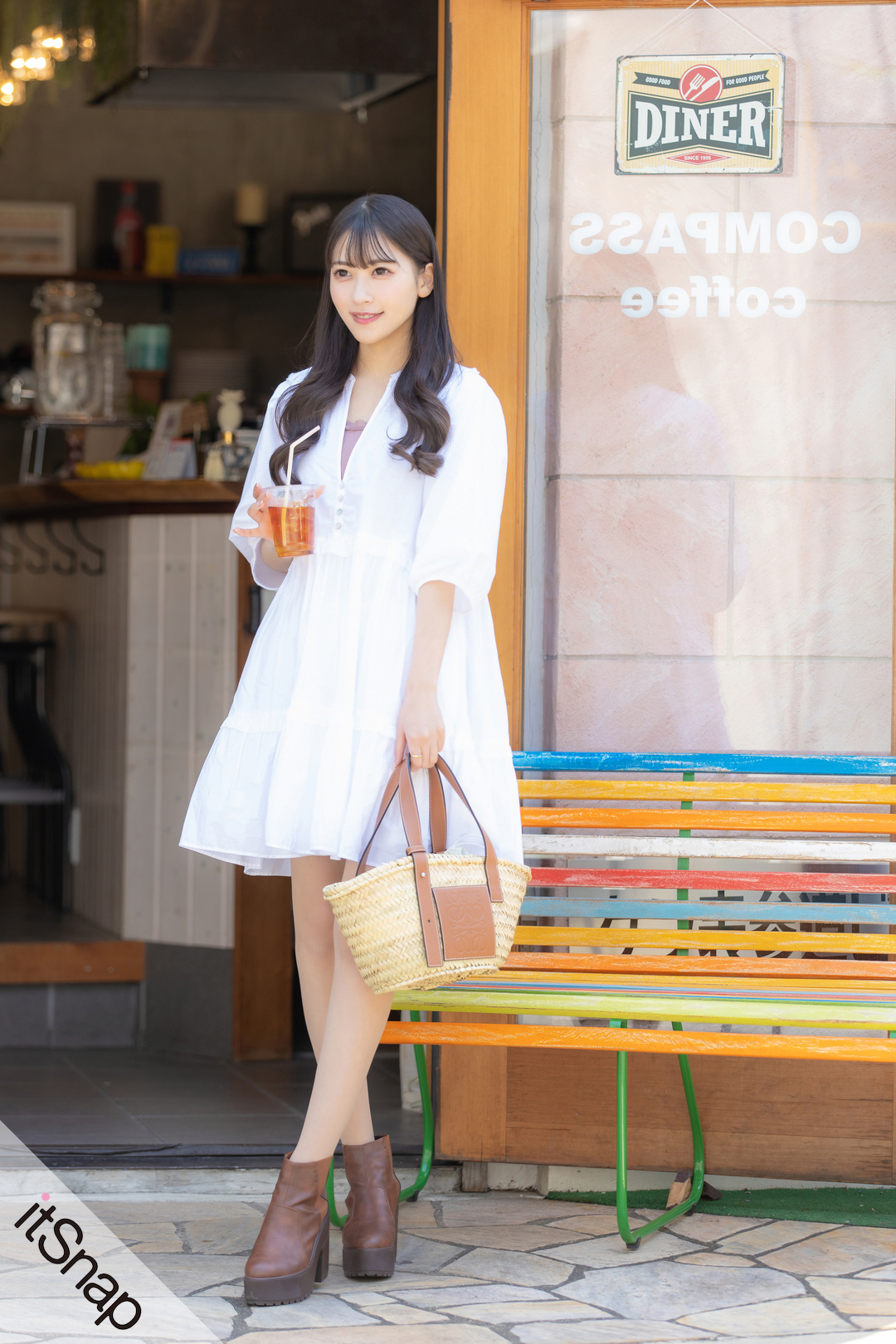 夏映え白ワンピ ブラウン小物の レトロかわいい Itなコーデにきゅん 宮島るりか のコーディネート Itsnap イットスナップ