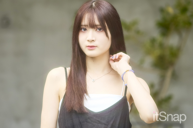 “きれいめ”意識のさらさらロングストレートが好印象☆