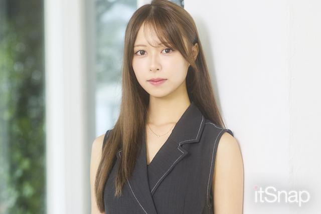 ナチュラルなストレートで清潔感のるエレガントに♡