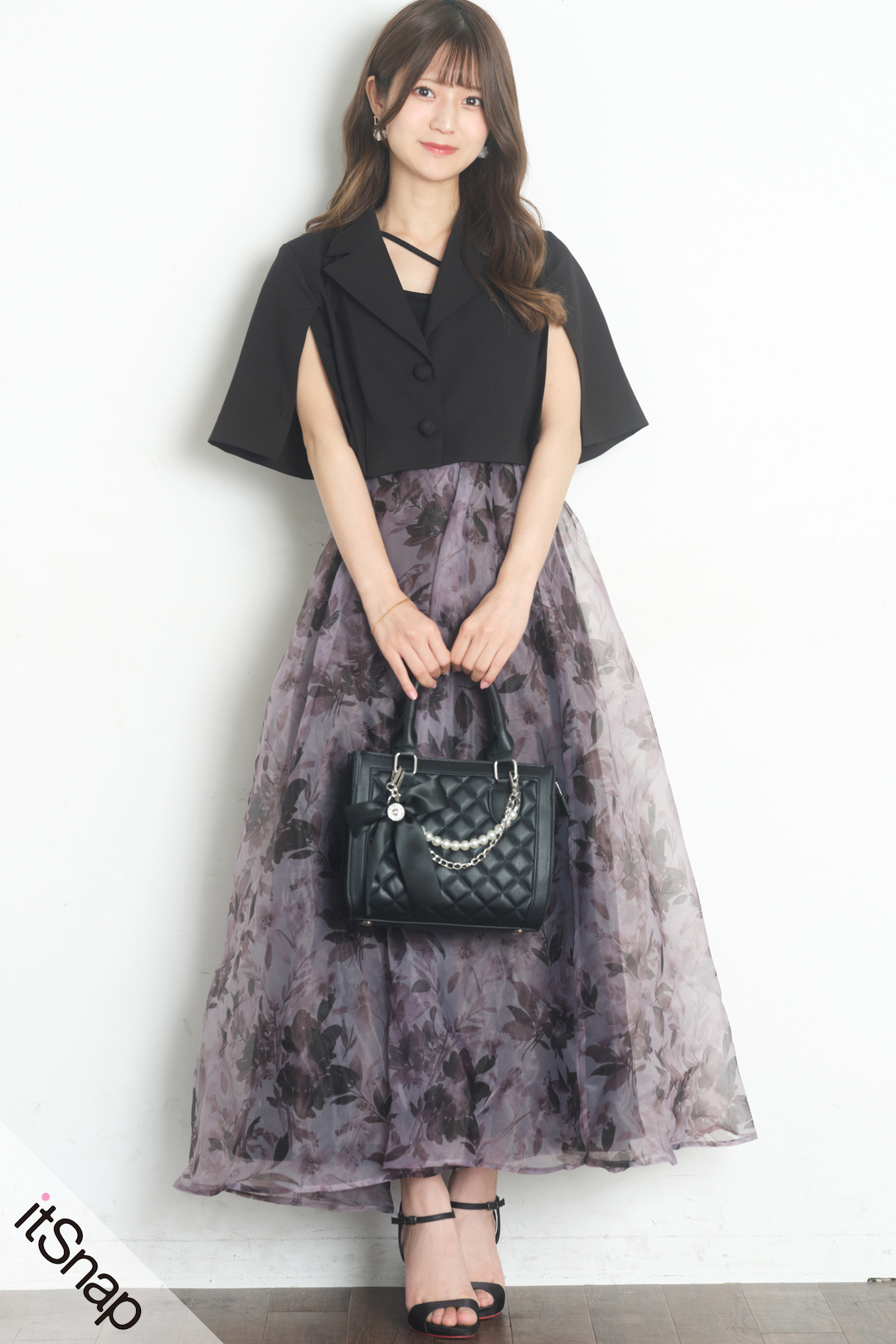 ふんわりキュートなGRLの花柄ロング スカートを×短丈ジャケット
