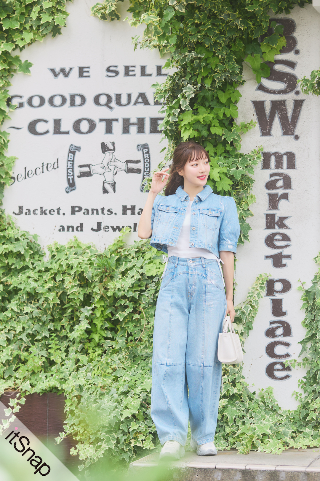 LILY BROWNのラメ入りデニム セットアップでセンス爆上がり♪[関西