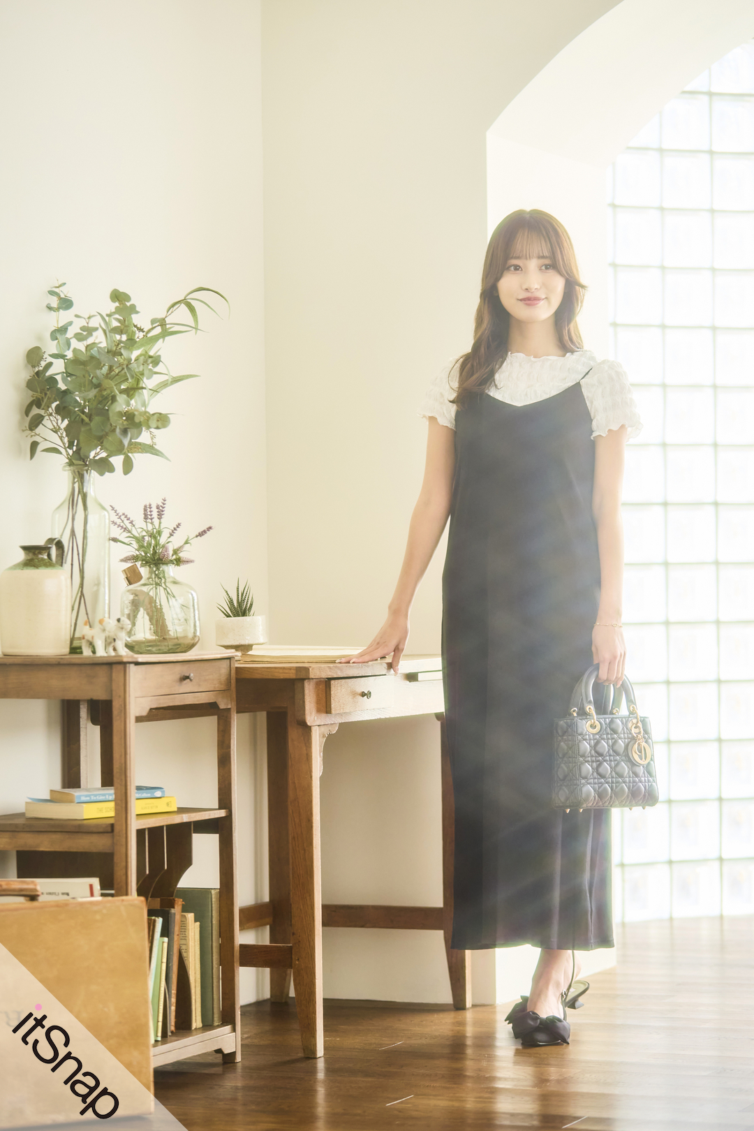 GU×GRLにコスパ服を DIORのバッグ&ブレスで華やかシフト！[yuuno