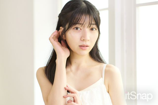 すっきり見えするねじりハーフアップが好印象♡