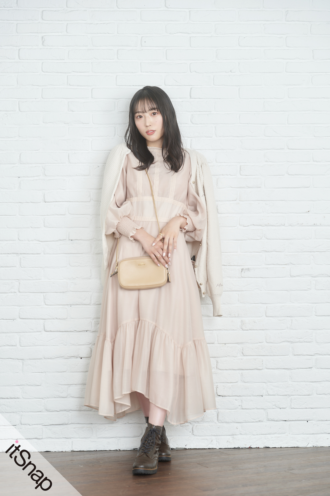 ピンクシンプルAラインワンピース✿春夏お出かけコーデデートに最適 ピンクシンプルAラインワンピース✿春夏お出かけコーデデートに