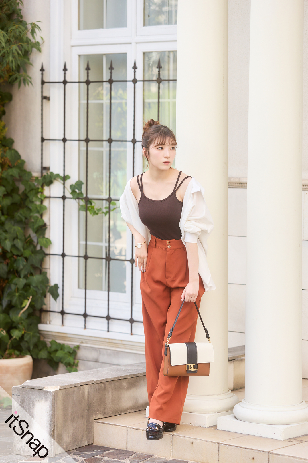 センスのあるブラウンの色使いで 季節感と大人っぽさを両立♪[神谷知采