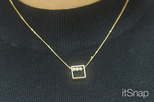 スクエアフレーム×パールの上品モチーフで女性らしさ◎