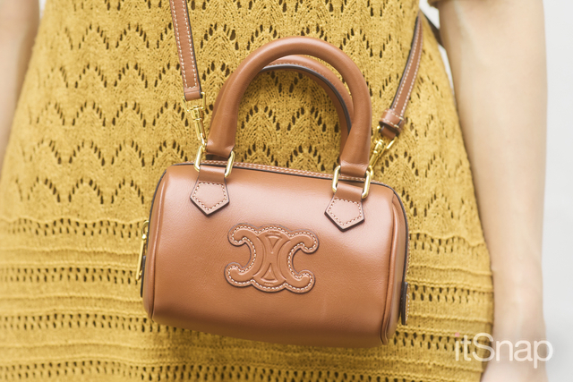 ミニサイズでもCELINEならではのハイクラスな存在感