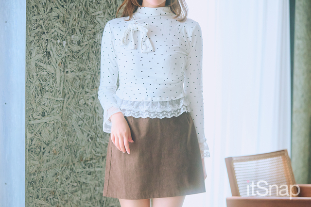 ドット×リボン×レースフリルが詰まった甘めトップスに♡