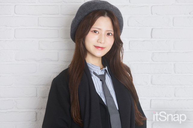 ゆるく巻いたセンター分けのダウンスタイルがCute♡