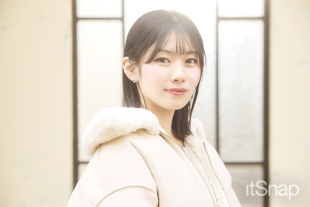 毛先を軽く外ハネにした遊び心ミディアムがGood！