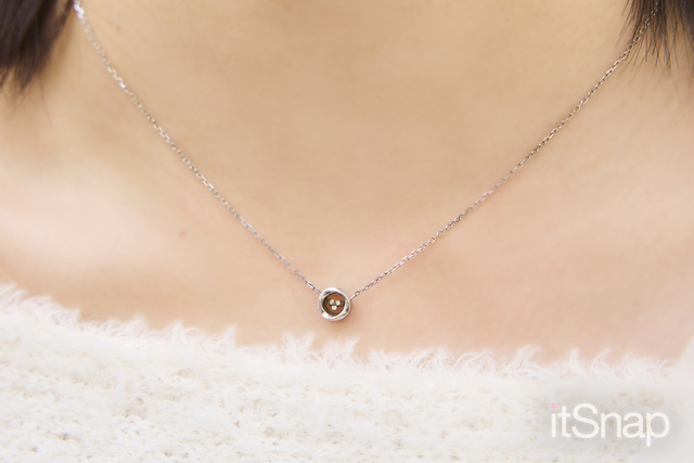 ネックレス×ピアスの繊細シルバーセット使いで統一感を