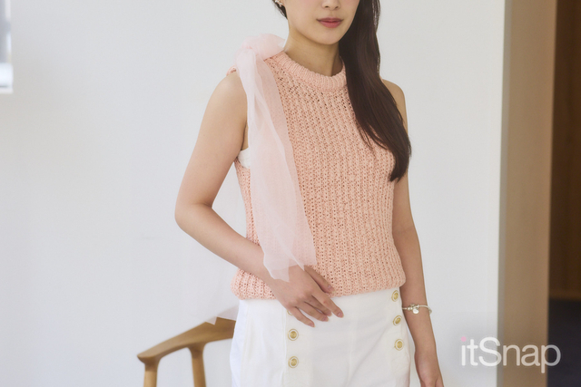 チュールリボンで視線を引きつける“ドラマティック感”